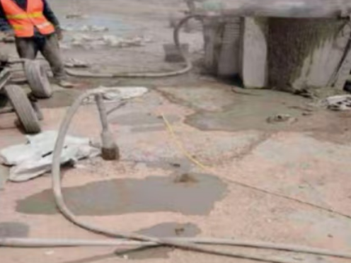 博山水泥混凝土路面板底注浆技术 路面脱空注浆整治方案