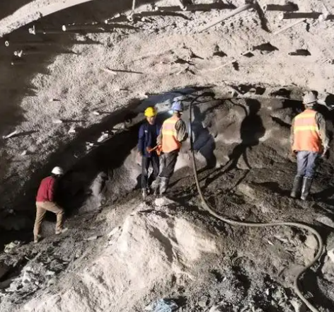 博山拱顶带模注浆料的施工流程及注意事项